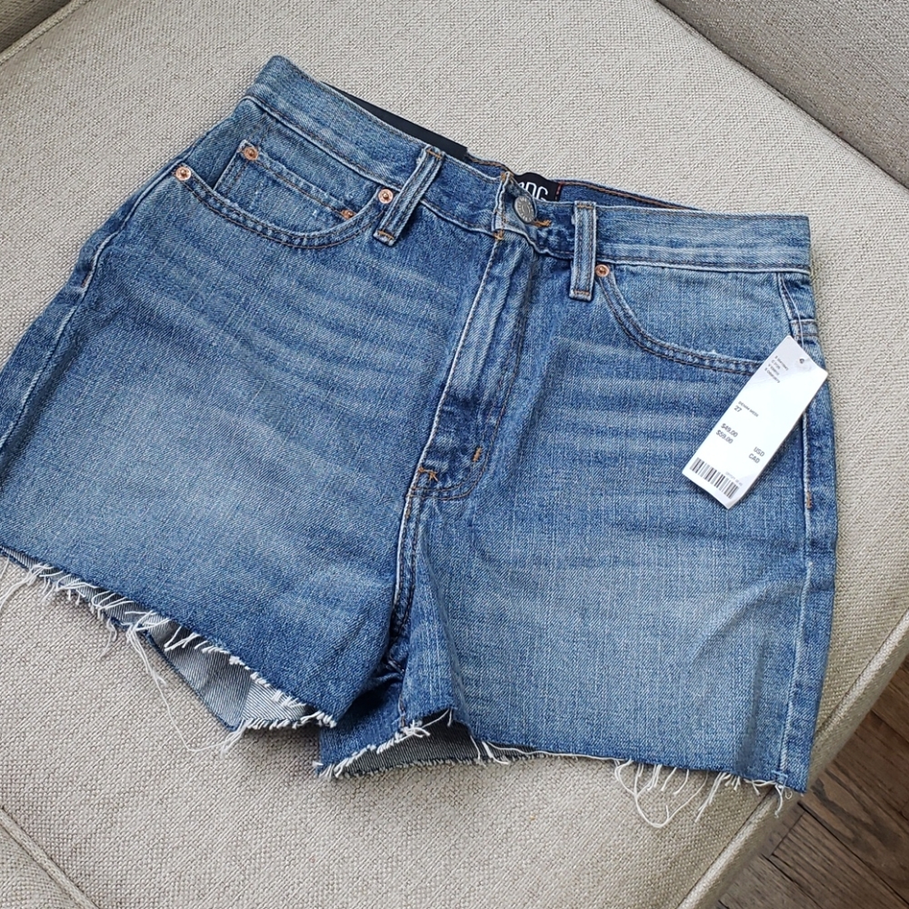 BDG girlfriend high rise shorts